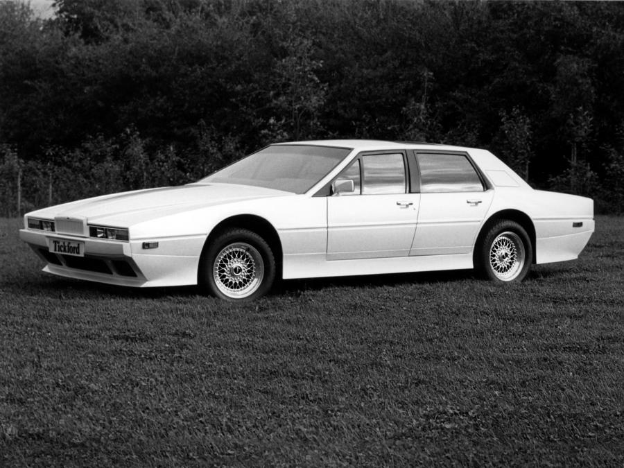  Aston Martin Lagonda by Tickford 1983 года  (фото 8 из 9)